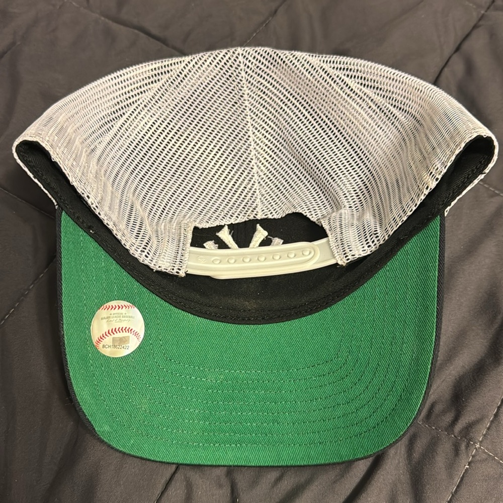 Yankees hat - Picture 2 of 2